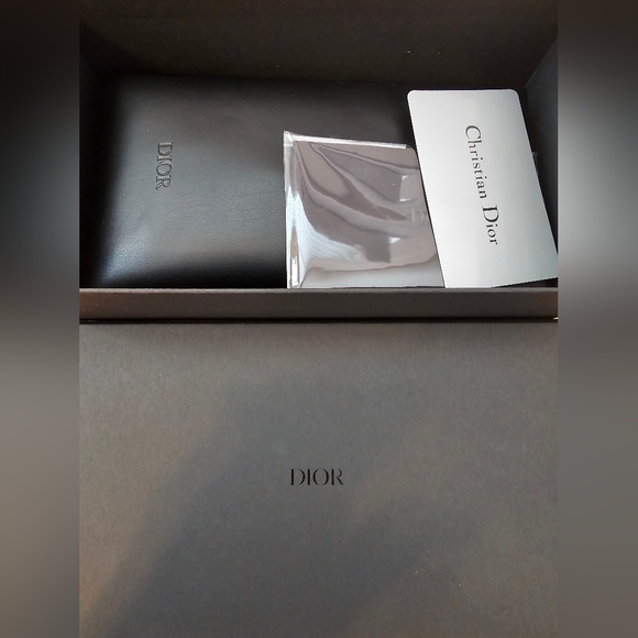 DIOR Sunglasses FULL INCLUSION with Case, Box, CD Card, CD Cloth, And COA - Picture 11 of 11